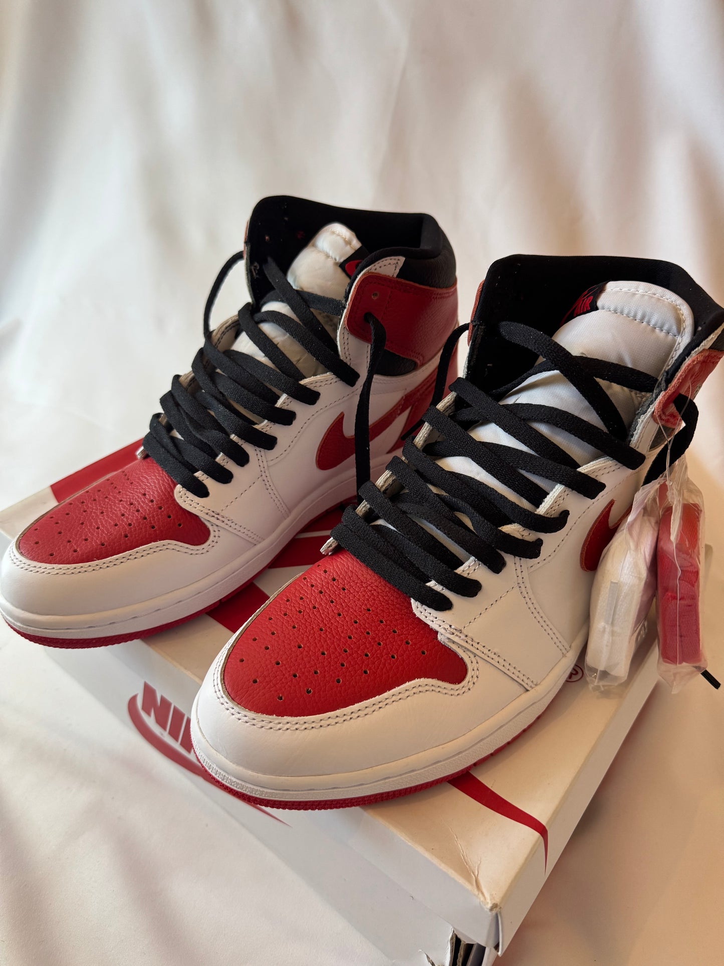 Jordan 1 High OG Heritage (41-45)