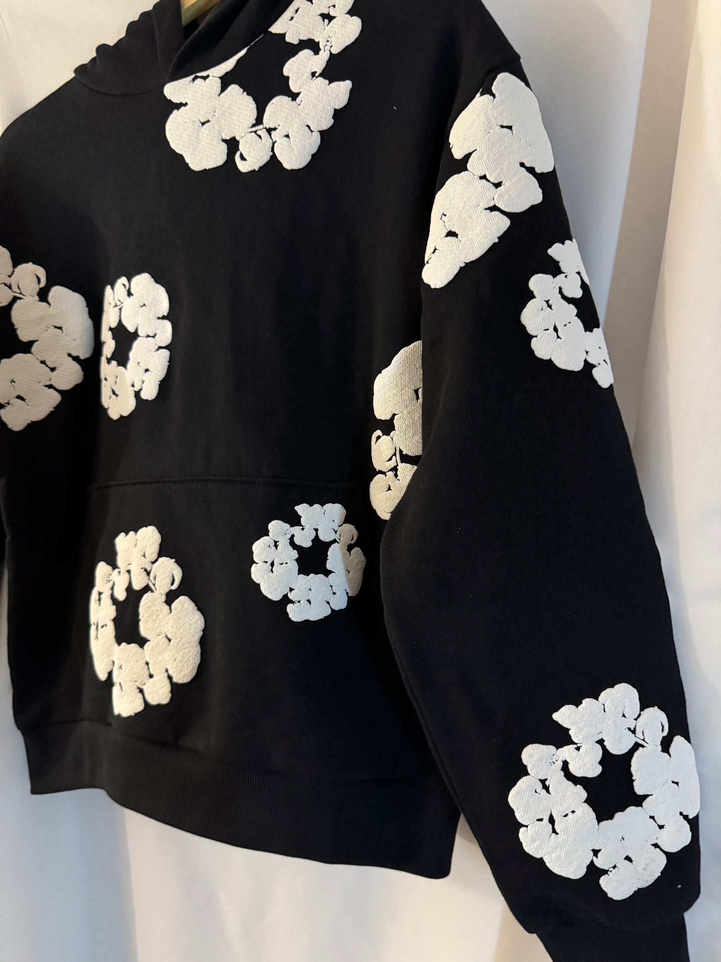 Denim Tears Black Wreath Hoodie (M)