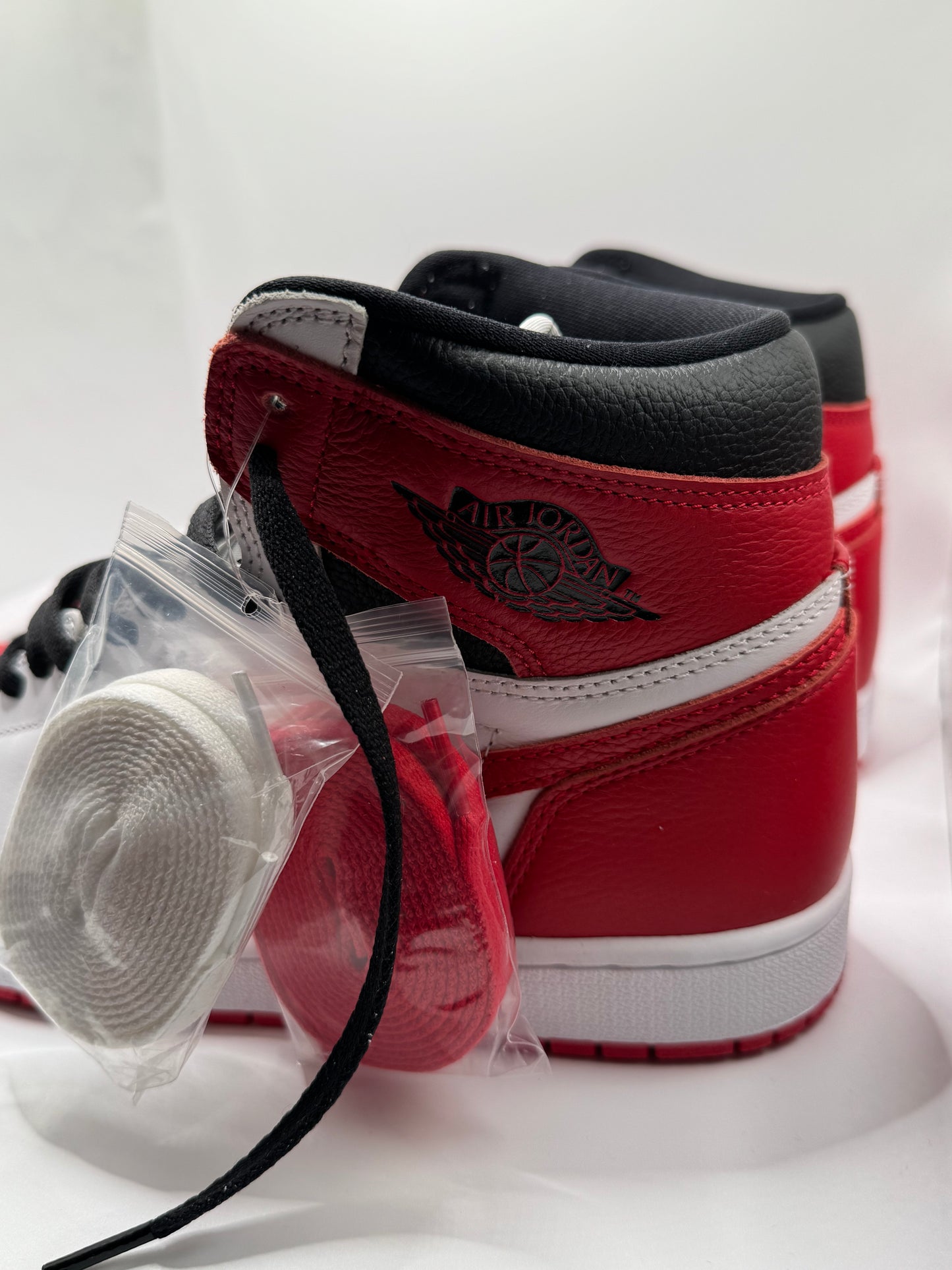Jordan 1 High OG Heritage (41-45)